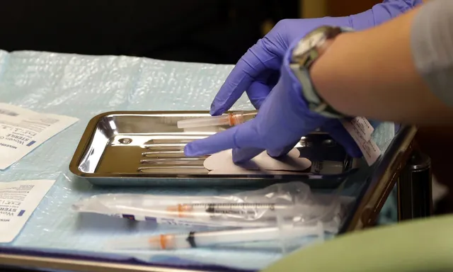 Measles vaccine preparation at a Seattle clinic – June 2025 alert